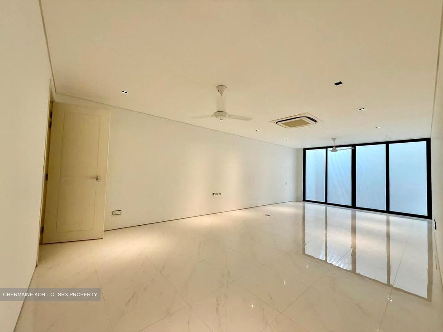 Mountbatten Road (D15), Terrace #608502521